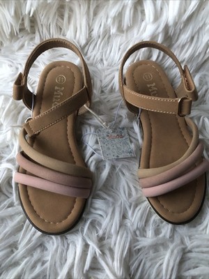 Pair Of Girls Sandal  Size 11  Beach Slip On Casual Dressy Everyday School Shoes