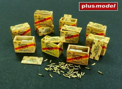 US ammunition boxes with cartons of charges / 1:48