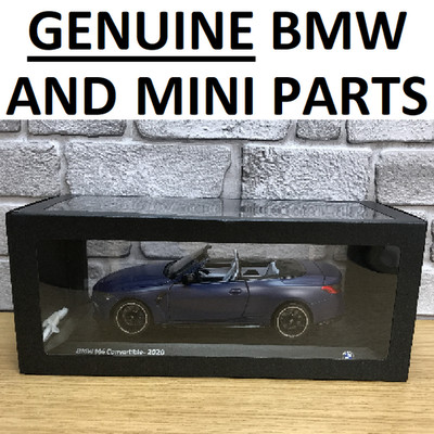 Original BMW G83, M4 Modellauto in Vitrine 80435A51951 blau. Maßstab 1:18. 37B