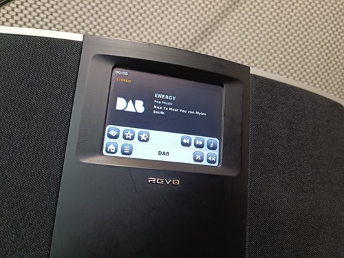 REVO IKON DAB FM Digital I-POD AUX LAN Out Internet Radio Touchscreen - Bild 2 von 12