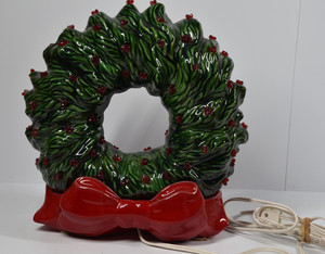 Vintage Ceramic Lighted Christmas Wreath on Base MCM Pottery Berry Inserts 11.5"