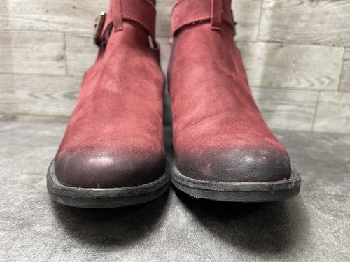 Very Volatile Boots Women 7.5M Shoes Red Leather Slip On Buckle Ankle Straps - Picture 4 of 17