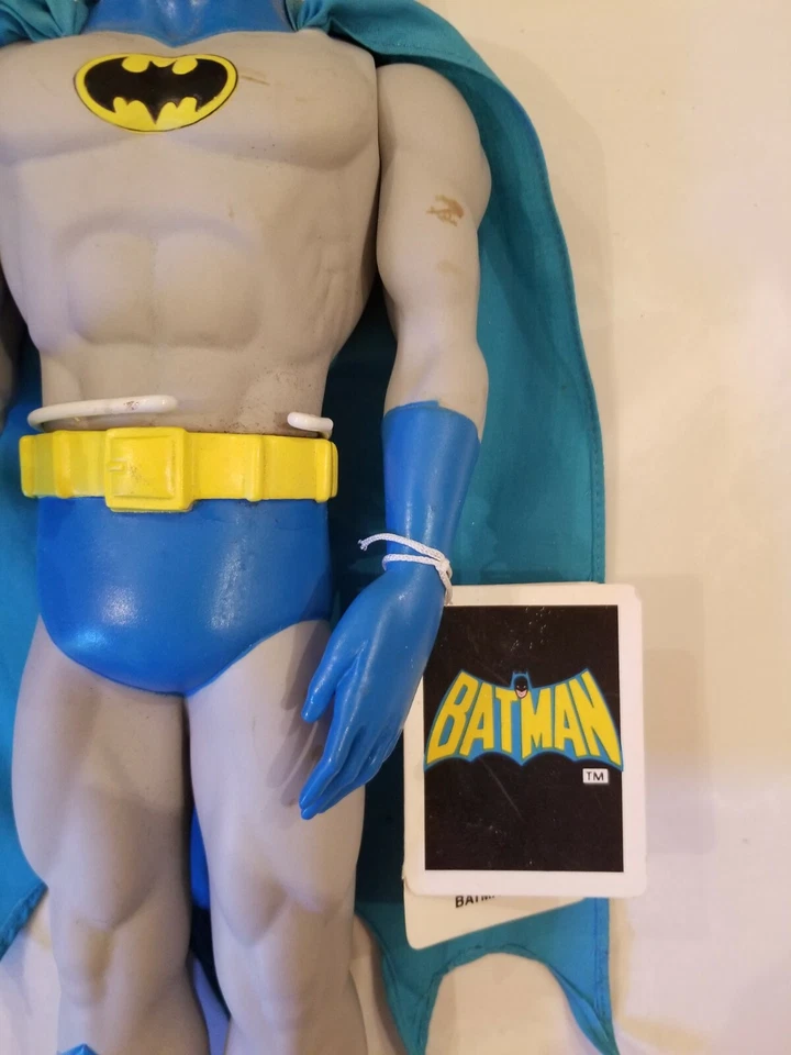RARE 1982 DC Comics 15"  Batman Caped Crusader Figure & Stand by Hamilton Dist - Image 4 of 4