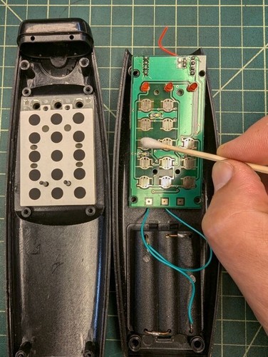 ButtonWorx™ Keypad Repair for Ergomotion UOP JLD-2 Bed Remote Control - Picture 3 of 5