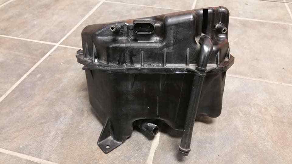 EXPANSION OVERFLOW TANK AUDI R8 420-121-403