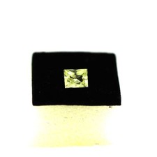 Minéraux et pierres précieuses. 0.80 cts APATITE JAUNE VERT. IF Mexique.