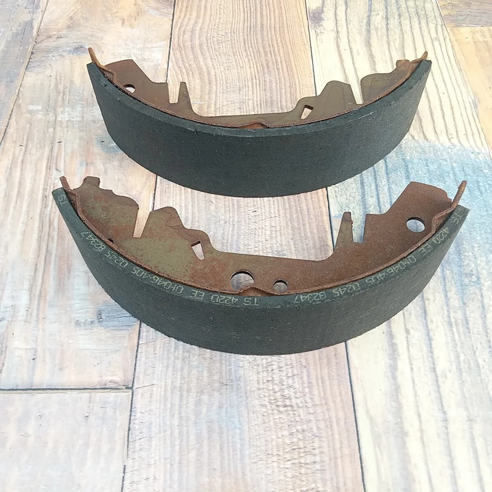 Zapatas de freno traseras Napa Trustop TS10703 para caravana Voyager Town and Country nuevas de stock Foto 3 de 4