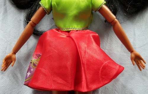 1x Disney Descendants Puppe Freddie Doll Neon Lights Ball Isle of the Lost - Bild 14 von 16