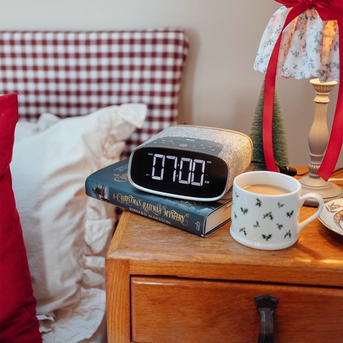 Lark Digital Radio DAB/DAB + with FM,Bluetooth,Dual USB and Alarm Clock - Oak - Picture 2 of 10