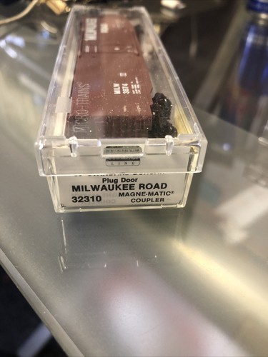 Coche Kadee Micro-Trains MTL 32310 N 50' enchufe DR Milwaukee Road MILW 3874 - Imagen 2 de 3