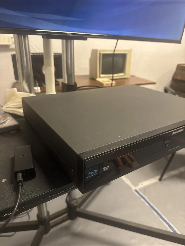 Sylvania NB501SL9 No Power cable Blue-Ray Disc DVD Player without Remote Tested - Image 2 of 4