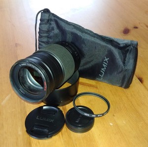 Panasonic Lumix G Vario 100-300mm f/4-5.6 Mega OIS ⌀67 - MFT Fit + Hood + Caps