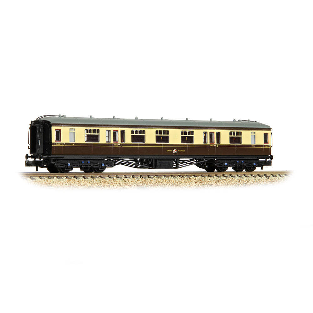 Graham Farish 374-561A N Gauge GWR Hawksworth Composite Corridor GWR Chocolate &