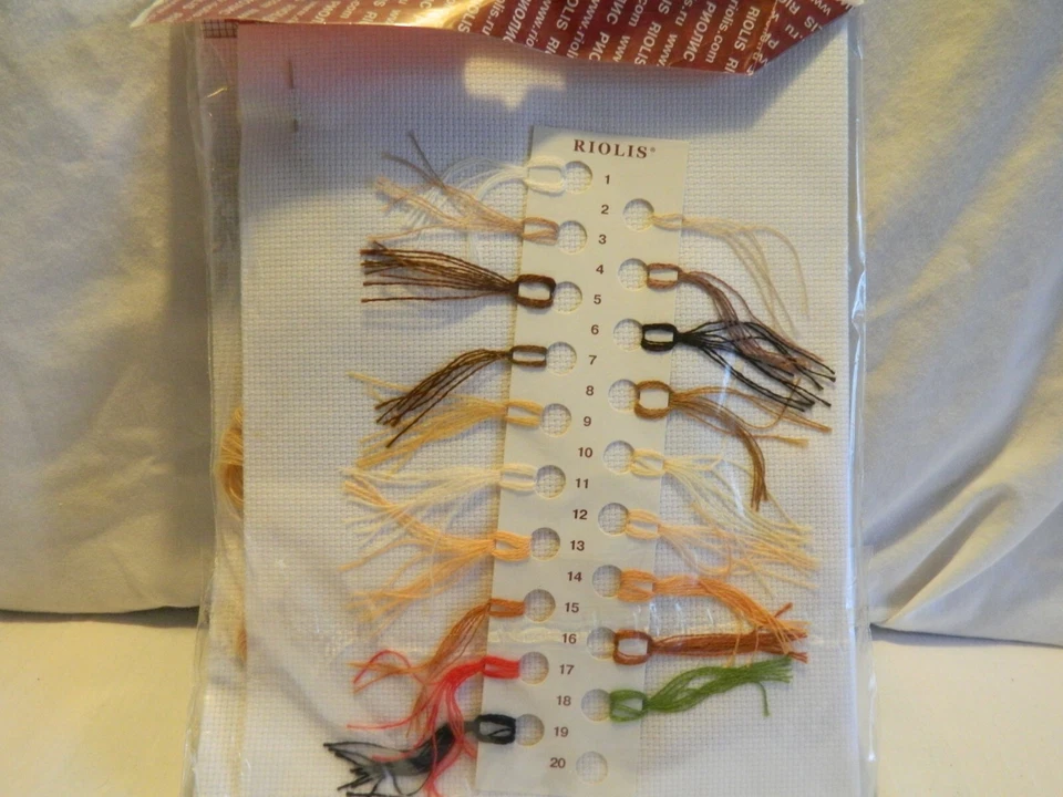 C-25 NUEVO 2012 RIOLIS KIT PUNTO DE CRUZ #1333 DIENTE DULCE Foto 3 de 3