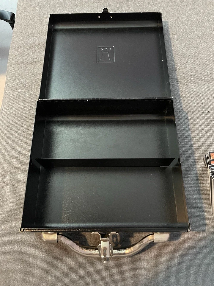 Caja de acero Rook Endura para Magic: The Gathering Cards (mediana) Foto 2 de 3