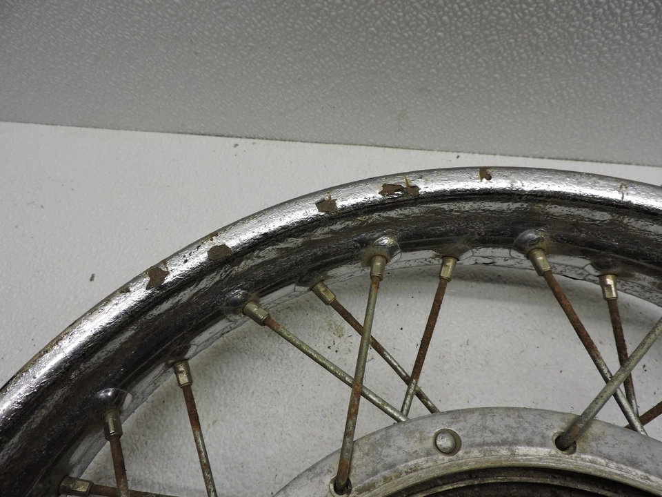 Rueda trasera Yamaha YD3 YD-3 250 1962 18" C15 Foto 4 de 4