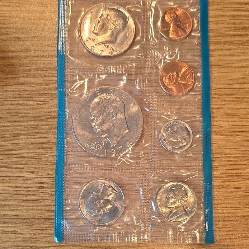 United States Mint 1974 Uncirculated Coin Set proof set Multicolor