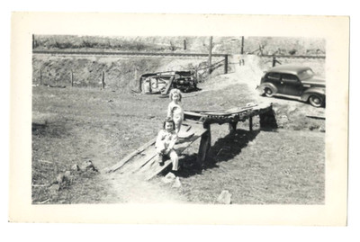 1930s Car Accident Old Photo What Happened Here?