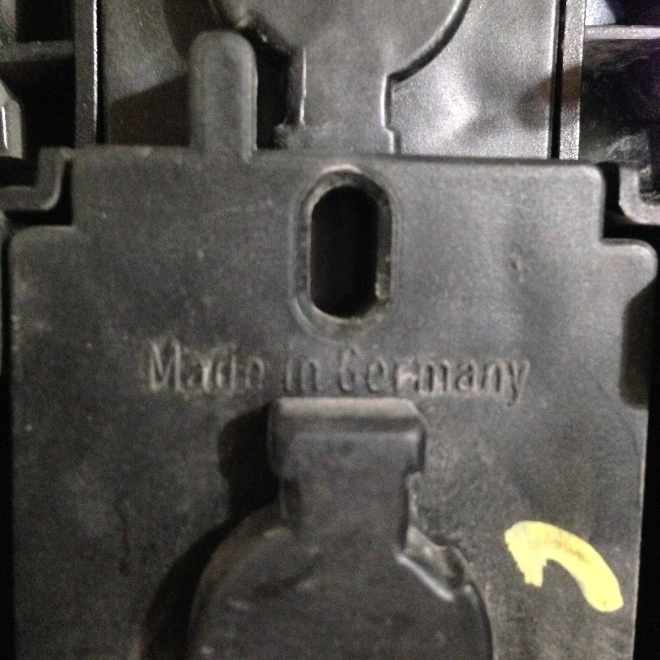 1991-1995 Volvo 940 960 Right PASSENGER Side Tail Light Assembly OEM Perfect - Image 4 of 4