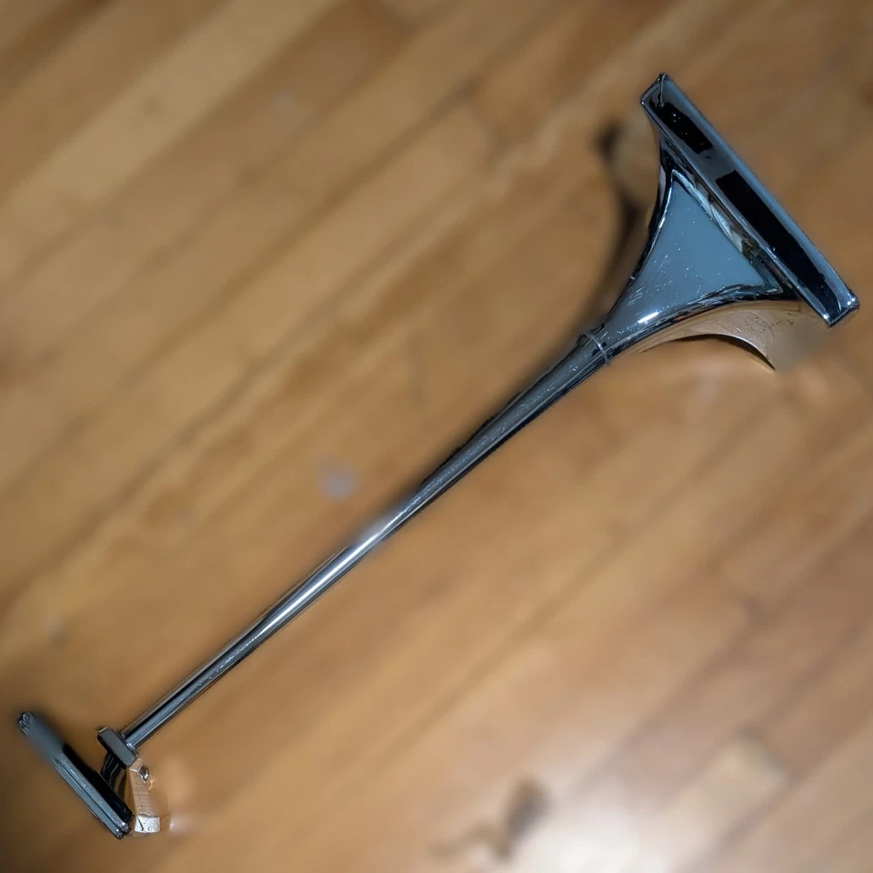 Hadley H00978 Ambassador™ Rectangular Horn Steel 26" Chrome Plated - Image 2 of 4