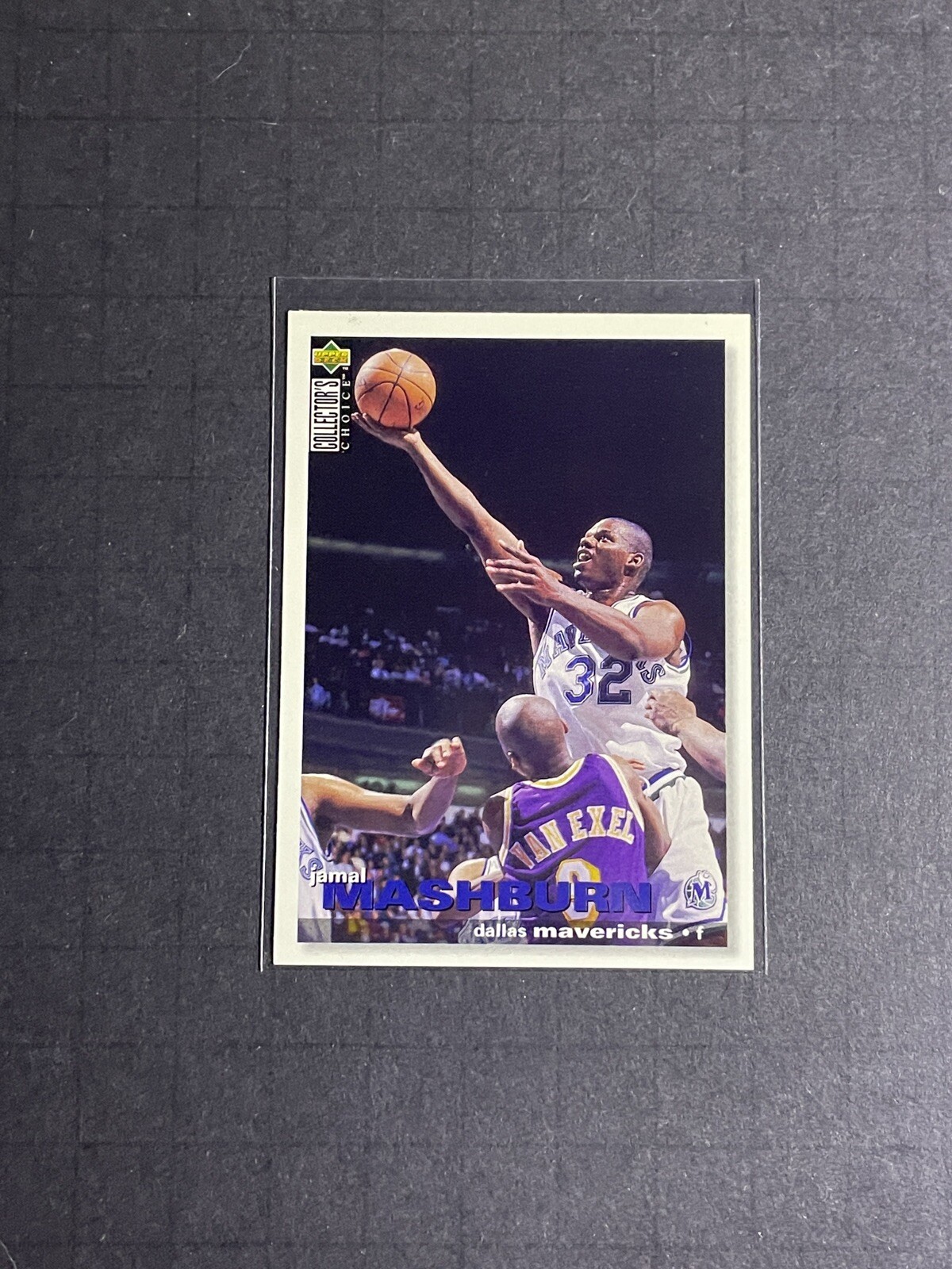 1995-96 UD Collectors Choice Jamal Mashburn Card #307 - Dallas Mavericks (1)