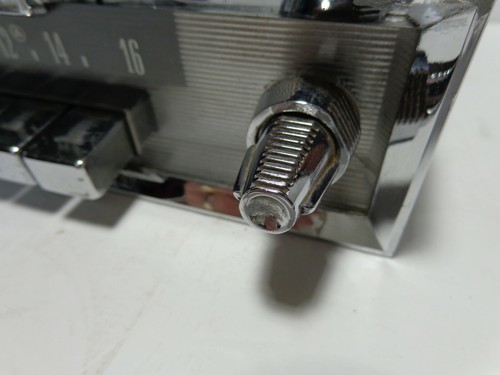 1960-64 Dodge MOPAR AM Push Button Radio Model 106 for Parts or Repair - Picture 3 of 8