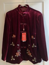 Chinese style floral pattern jacket.