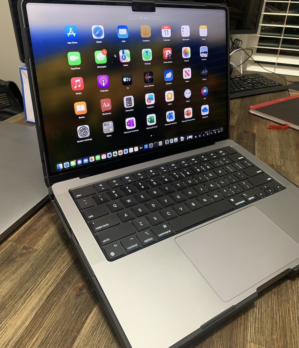 MacBook Pro 14インチ M2 Pro 16GB SSD 512GB Amazon.com: Apple 2023 MacBook Pro with Apple M2 Pro Chip