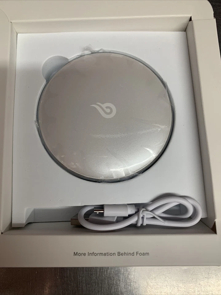 Blufire Mobile~Mirror Power Bank w/Built-in Light/White Espejo c/Luz Incorporada - Image 4 of 4