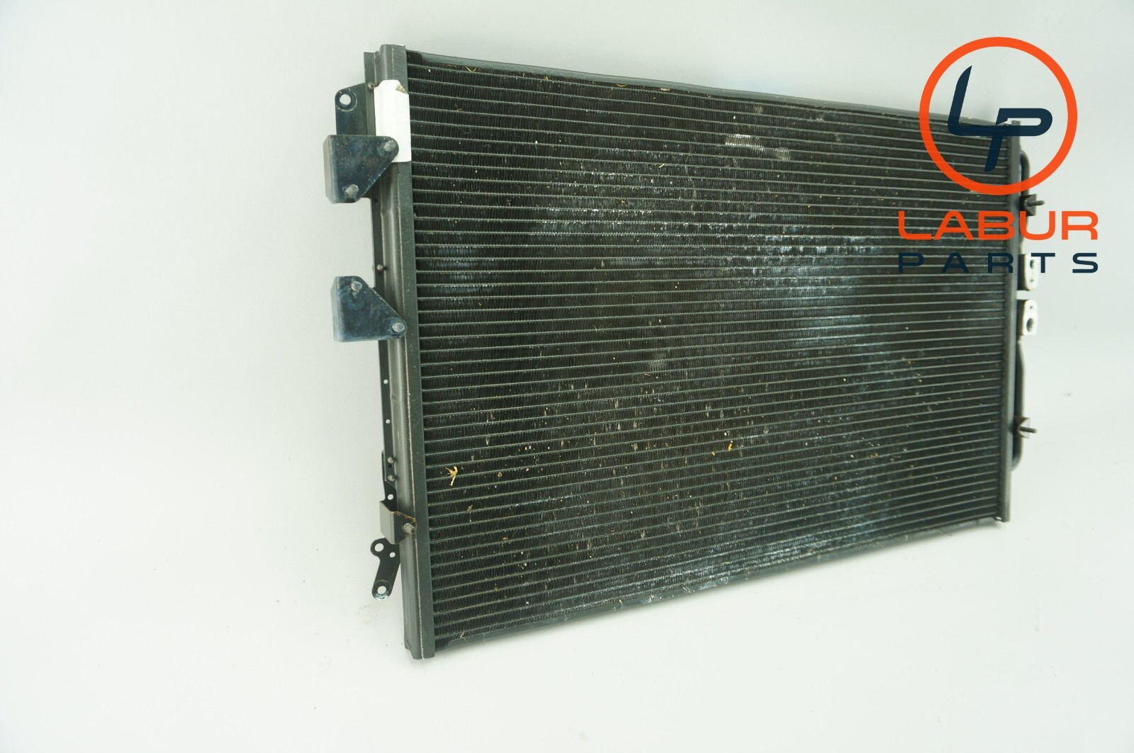 M139 03-11 Maserati Quattroporte AC A/C Air Condenser Cooler Z4561