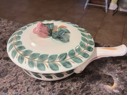 Vintage Red Wing Rose Handle Green Leaves Pattern Covered Casserole Dish Lid