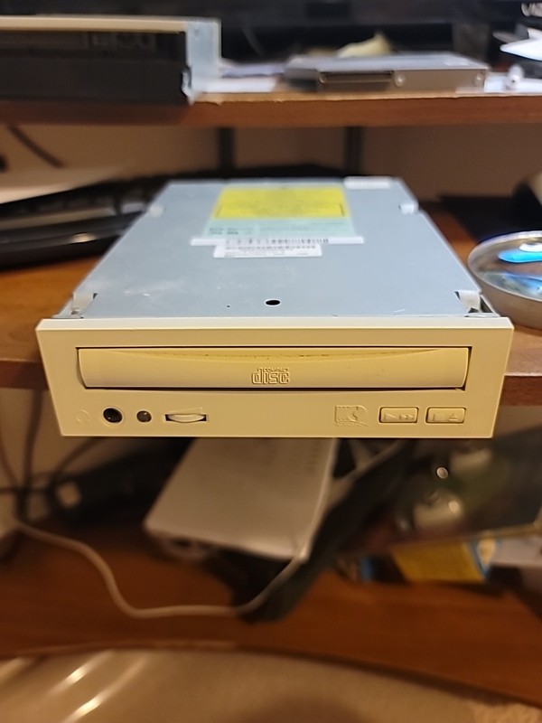 IDE CD ROM by Wearnes Working Pull