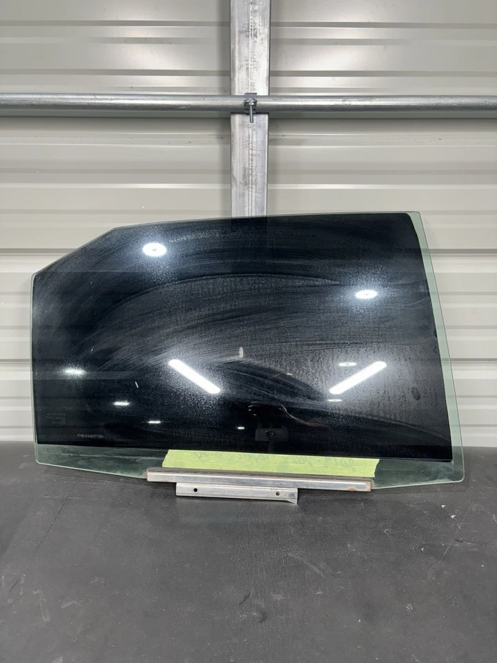 Janela de vidro traseira direita do passageiro Toyota Camry 2015-2017 68103-06260 - Imagem 2 de 4