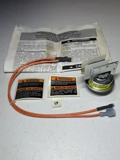 NEW CARRIER BRYANT HK02LB008 HONEYWELL GFS3451-4036  LP GAS   PRESSURE SWITCH NR
