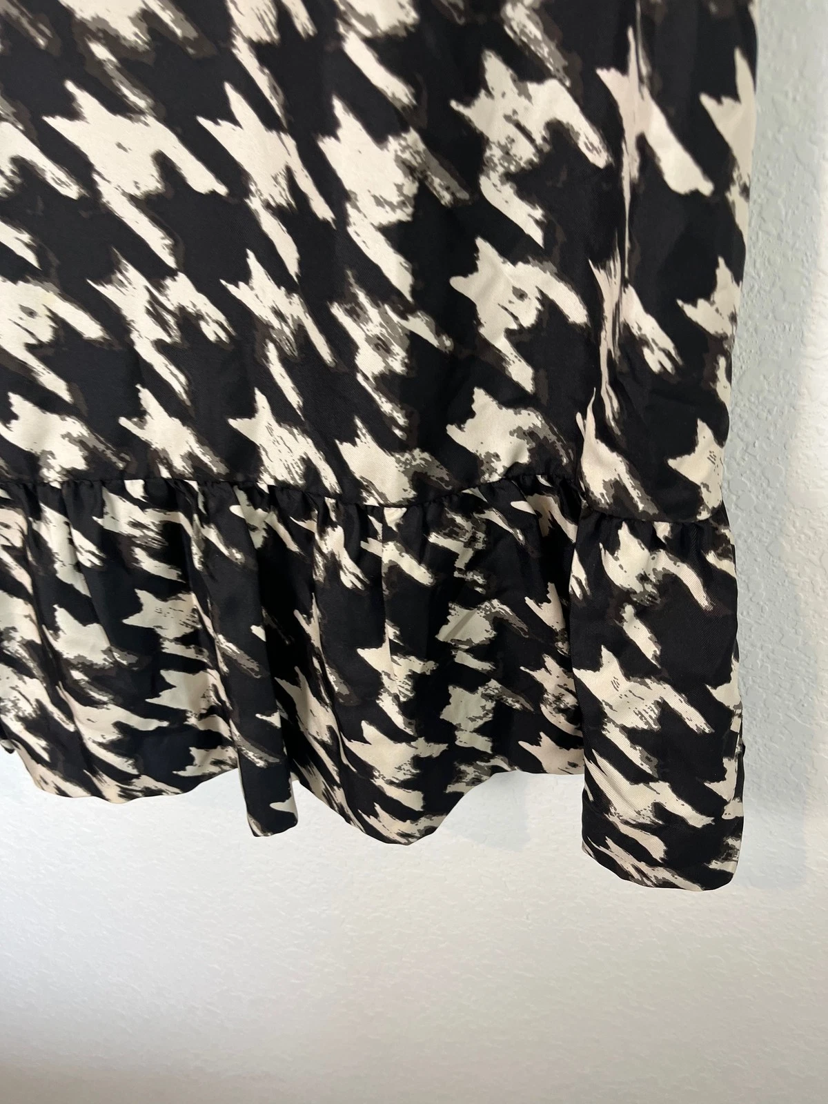 VETEMENTS Abito J Crew donna 4 nero panna pied de poule seta senza maniche orlo arricciato festa