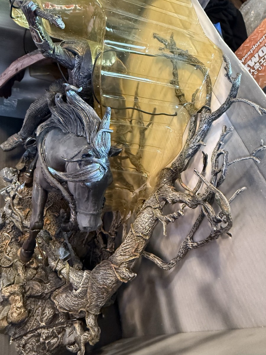 Mcfarlane toys Sleepy Hollow The Headless Horseman 3 Piece Deluxe