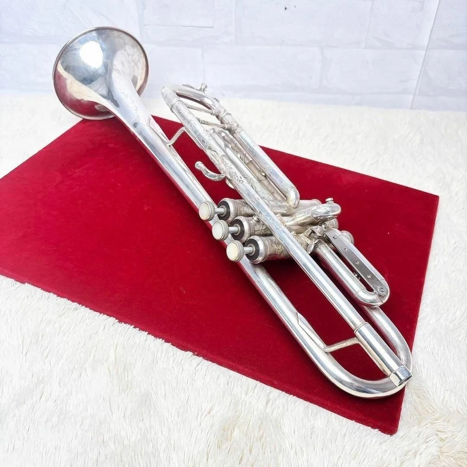 Bach Stradivarius 180ML37 Tromba Argento Bb Mantenuta Pronta da Suonare Bocca... - Immagine 2 di 4