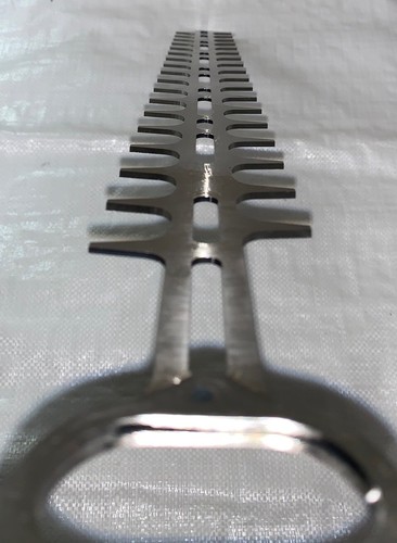 Cuchillas cortasetos comerciales SaidiCo HL94 / HL94K 24" repuesto # 4243 710 6004 - Imagen 5 de 8