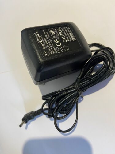 Motorola C115,C116,C117,C121,C123,C155,C156,C300 SPN4682B European AC Adaptor - Picture 2 of 3