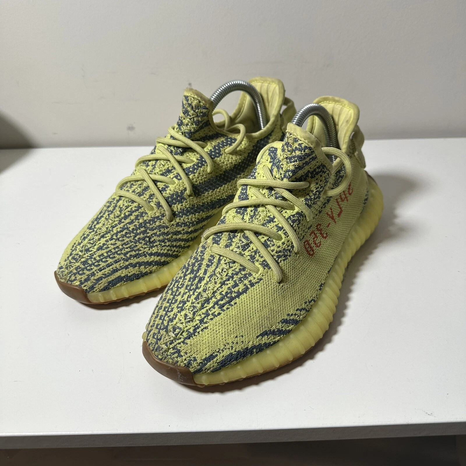 Yeezy 350 V2 Semi Frozen Giallo Taglia 7 Usato2