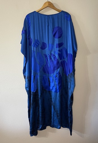 NAGARA Designer Silky Blue Patch Caftan Style Maxi Dress One Size Patch Details - Imagen 4 de 15
