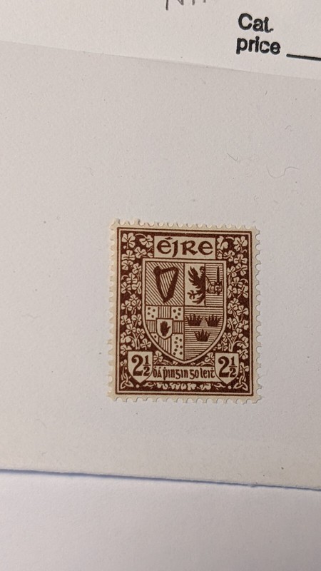 Scott #110 Ireland 2 1/2d stamp. MNH