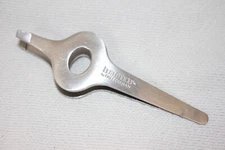 SUPER RARE! HTF! Laura Mercier Stainless Cosmetic Eyebrow Tweezers Tweezerman