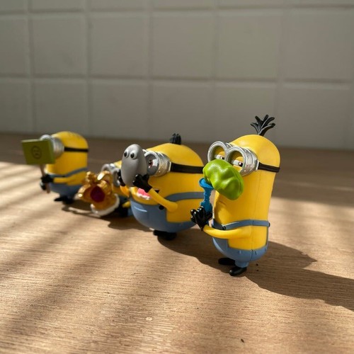 TAKARA TOMY Minions Hide & Seek Figure All 4 Types Set Full Comp Gacha Capsule - Picture 3 of 10