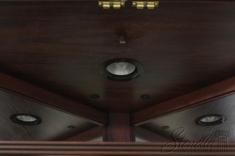 56291EC:HENKEL HARRIS Ornate Chippendale 桃花心木转角柜 — 第 4/4 张图片