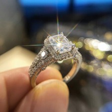 2,40 Kt Radiant Diamant Verlobungsring Halo Hochzeit Ring Weißgold-Finish Silber