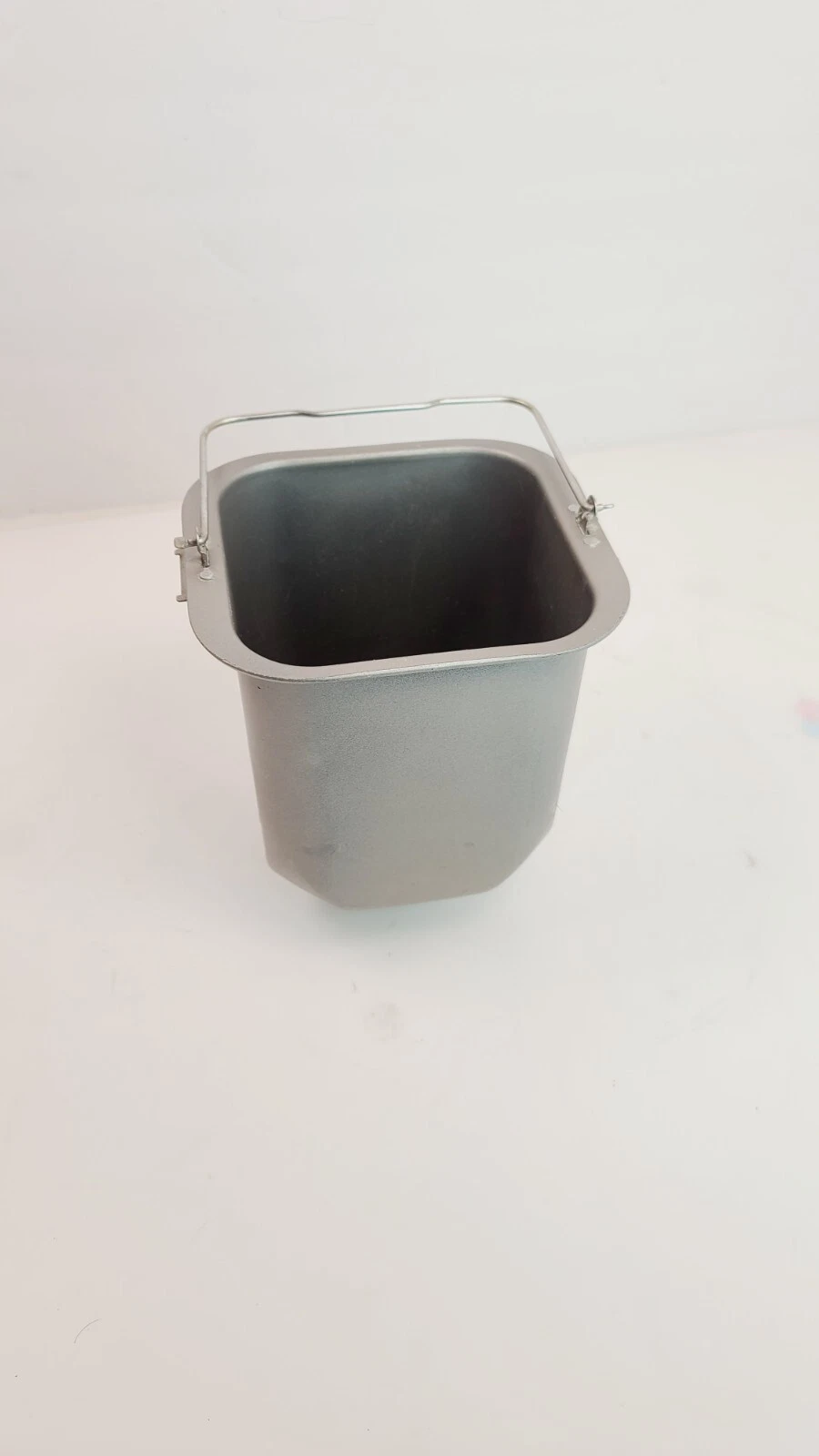 Sunbeam Oster Model 5811 Bread Maker Pan Only with paddle