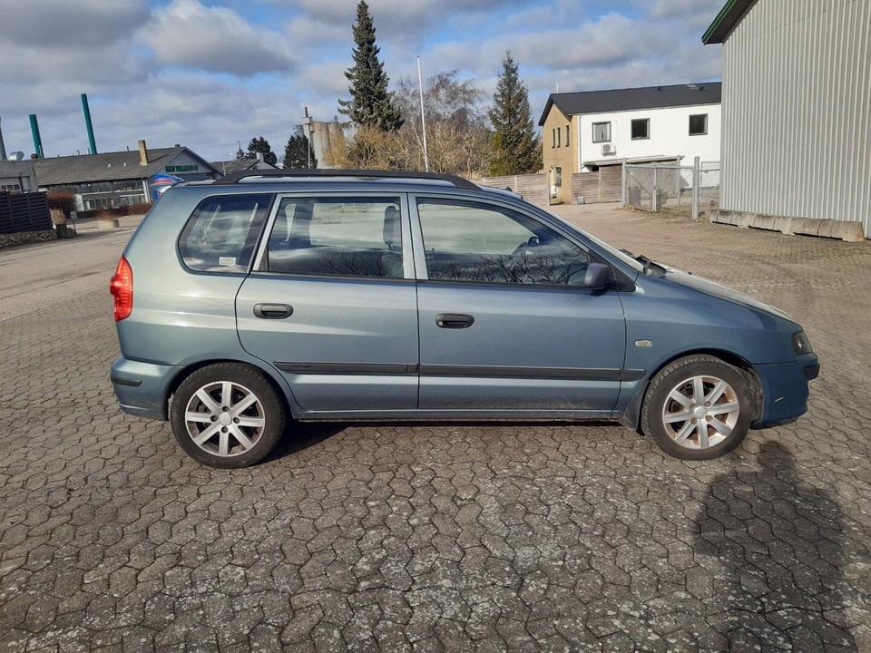 Mitsubishi space star 2005
