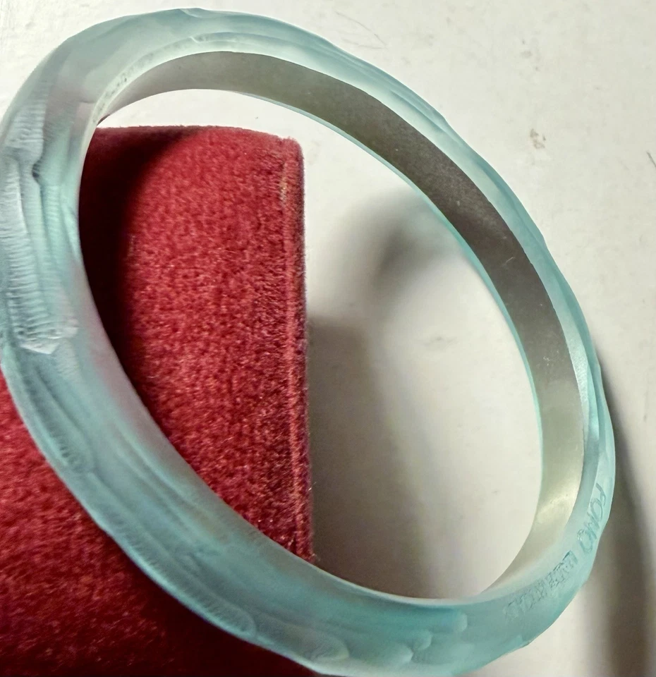 Алексис Биттар? Резной браслет Aqua Blue Lucite с серебряной подкладкой - Изображение 2 из 4