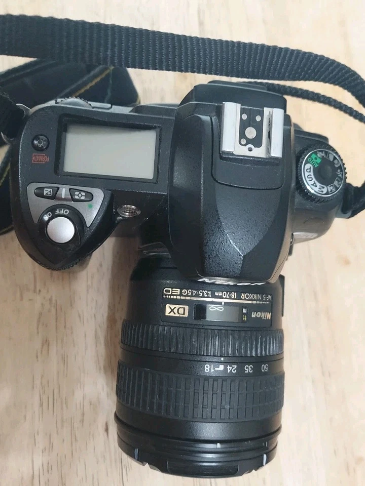 Nikon D70 DSLR con DX AF-S Nikkor 18-70mm f/3.5-4.5G ED Lente Batería Nueva, Cargador Foto 4 de 4